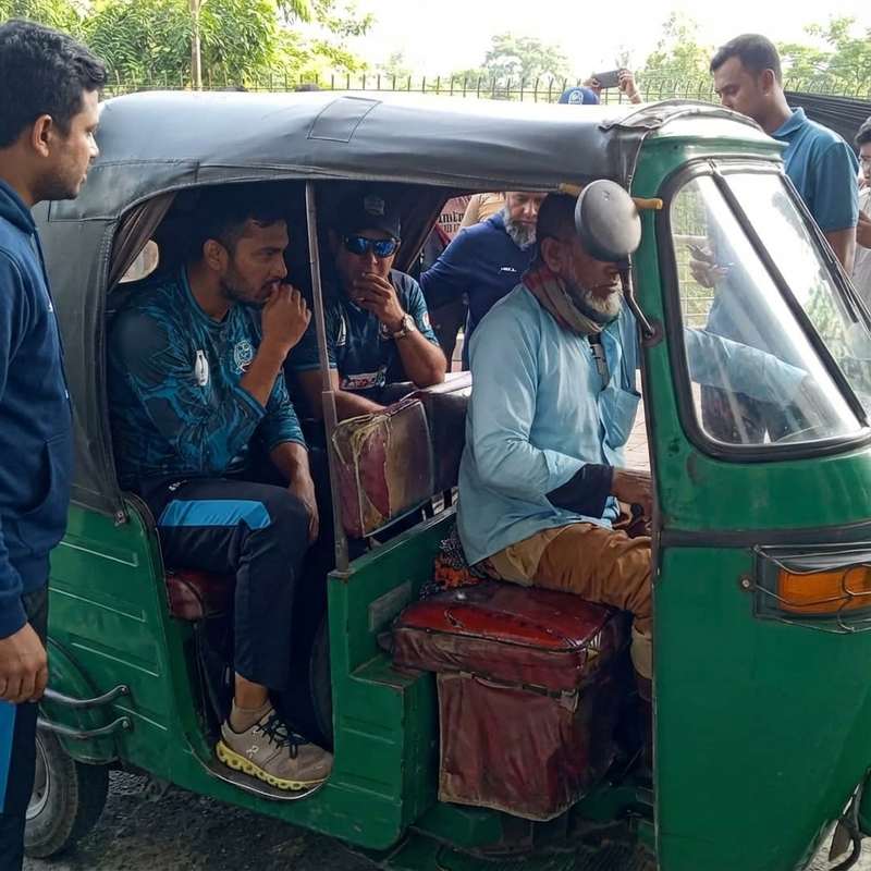 BPL Season Faces Early Turbulence: Coaching Disagreement Exposes Logistical Challenges